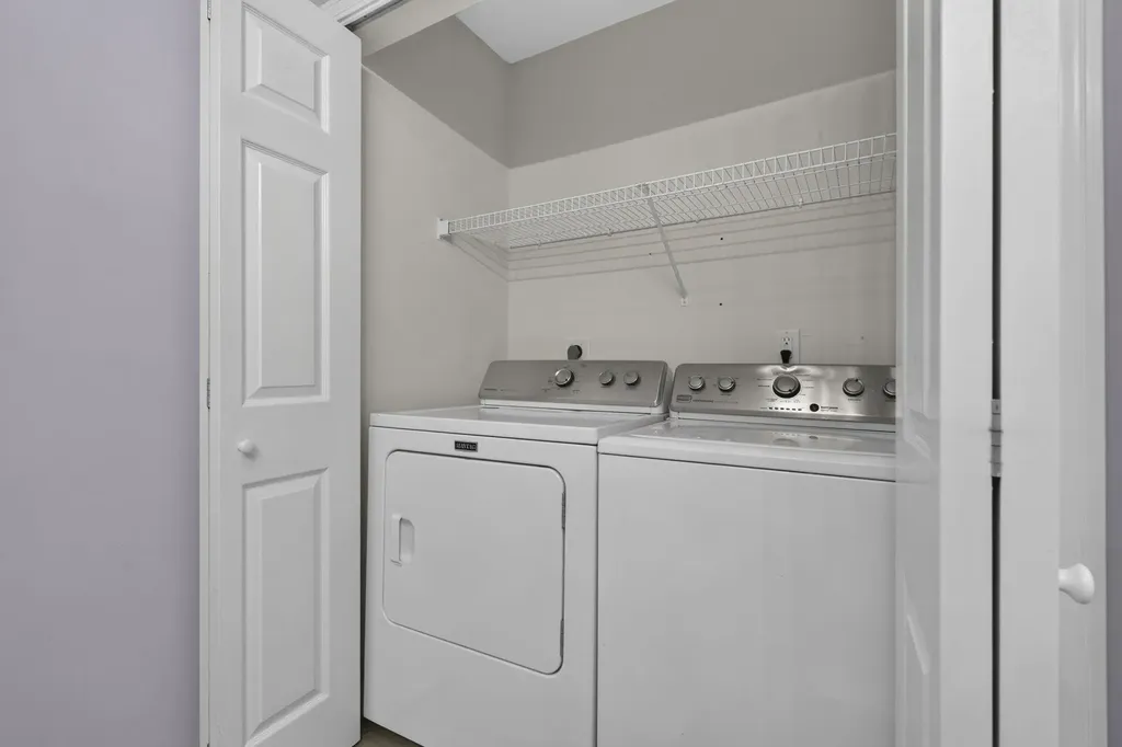 41 Shadowbrook Drive Hudson NH 03051