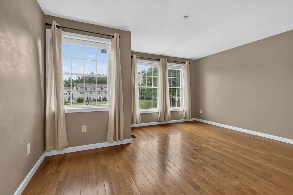 41 Shadowbrook Drive Hudson NH 03051