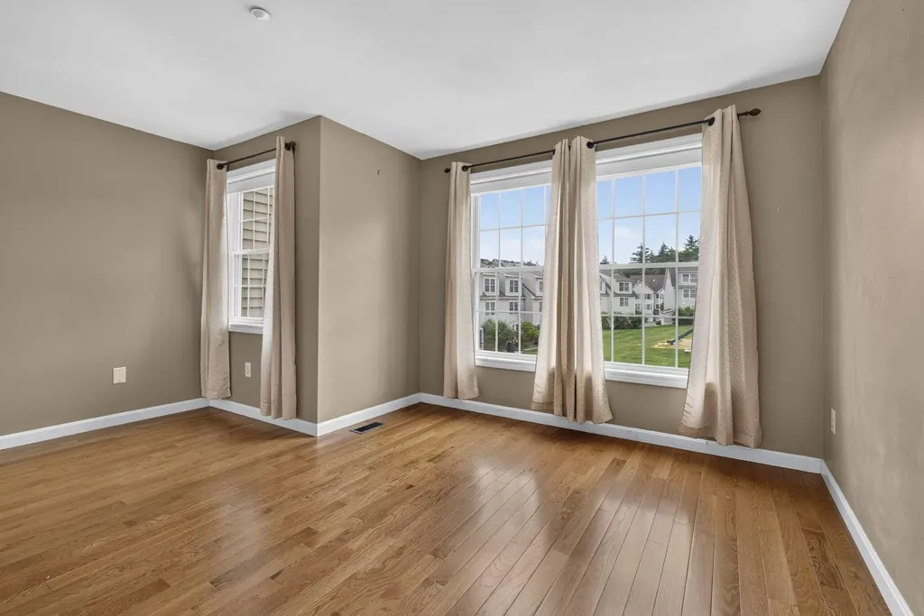 41 Shadowbrook Drive Hudson NH 03051