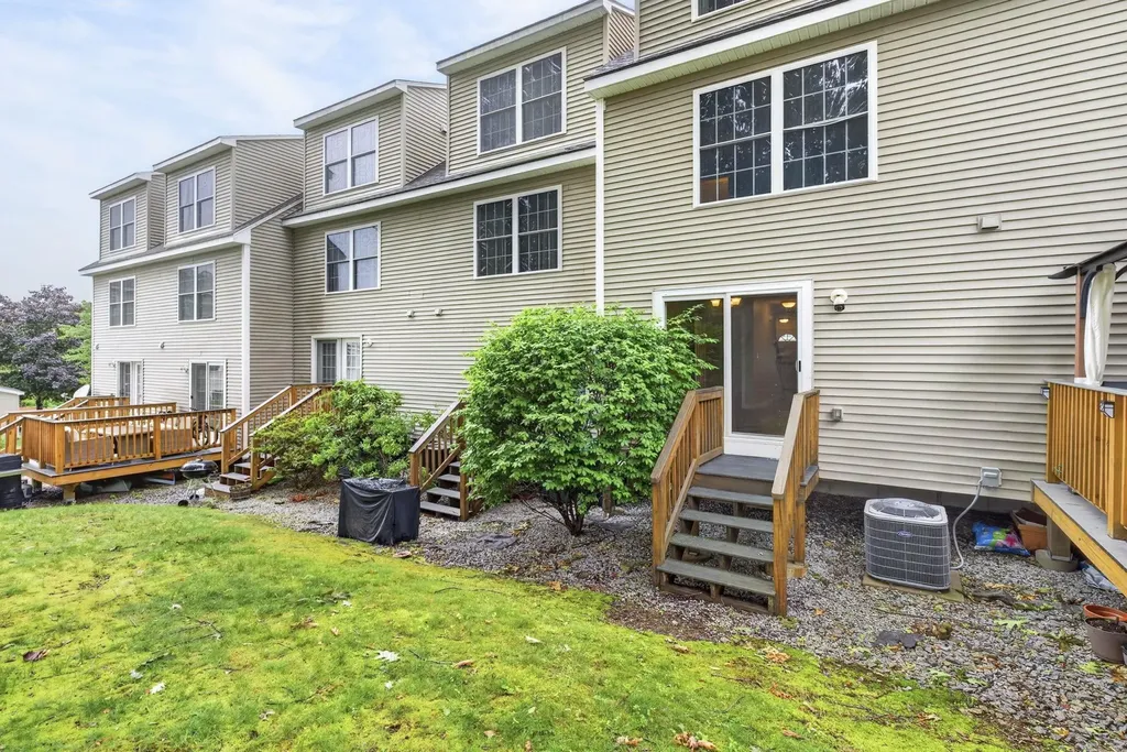 41 Shadowbrook Drive Hudson NH 03051