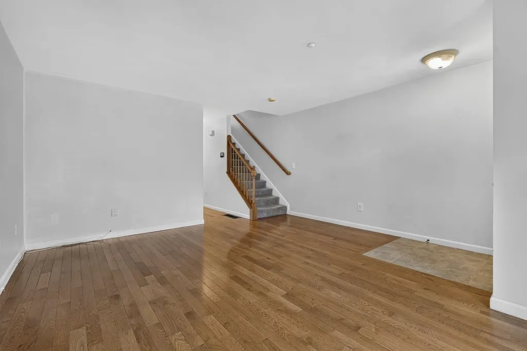 41 Shadowbrook Drive Hudson NH 03051