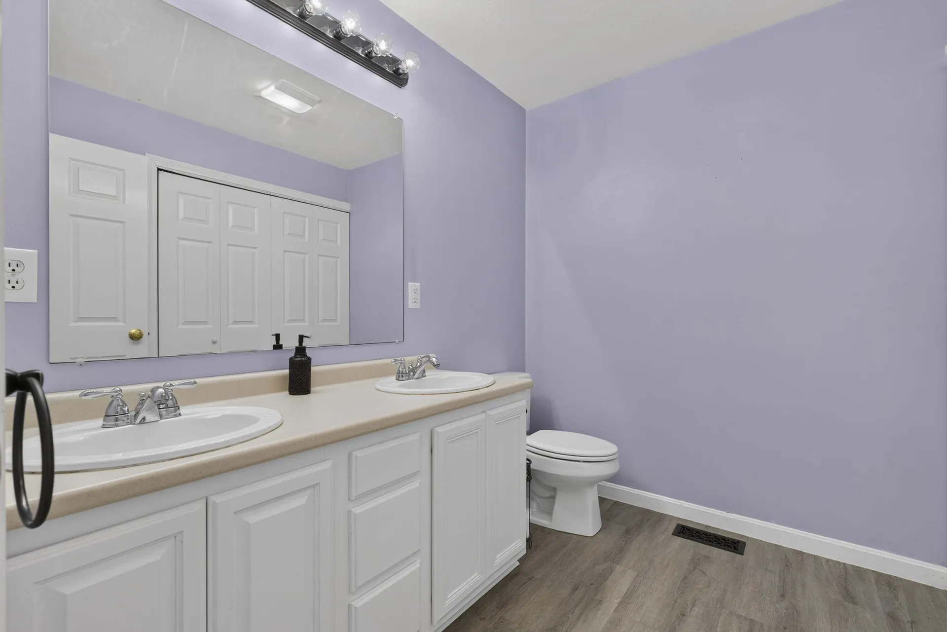 41 Shadowbrook Drive Hudson NH 03051