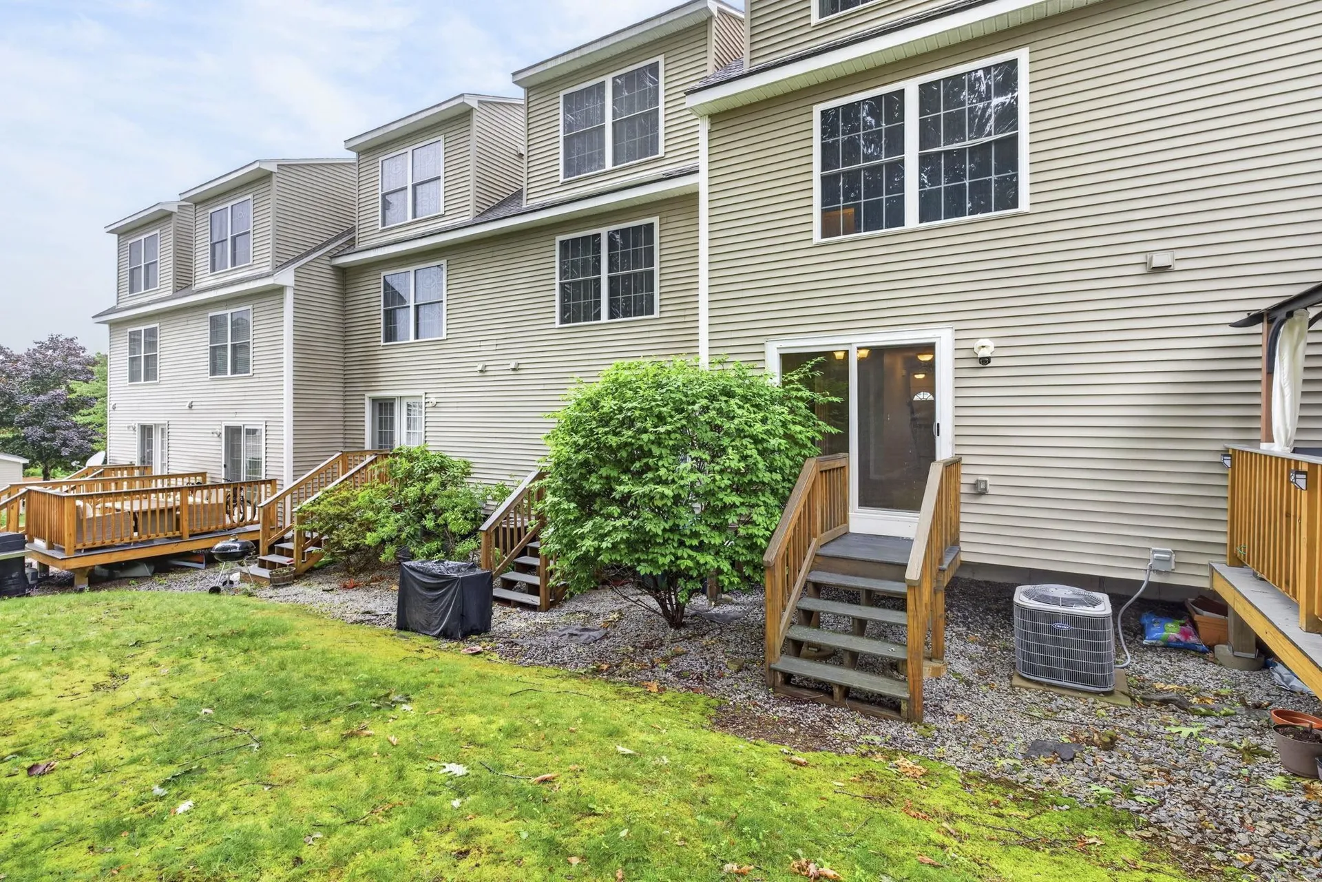 41 Shadowbrook Drive Hudson NH 03051