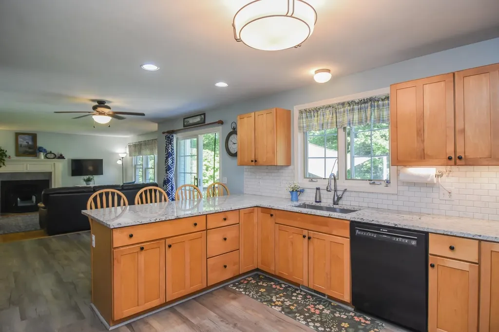 22 Sargent Road Brookline NH 03033