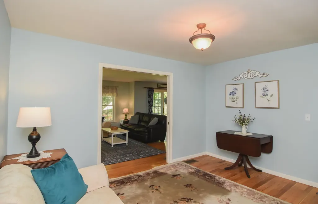 22 Sargent Road Brookline NH 03033