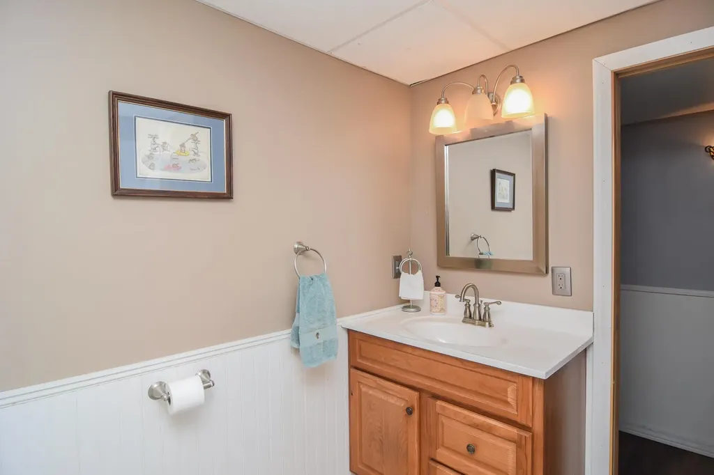 22 Sargent Road Brookline NH 03033
