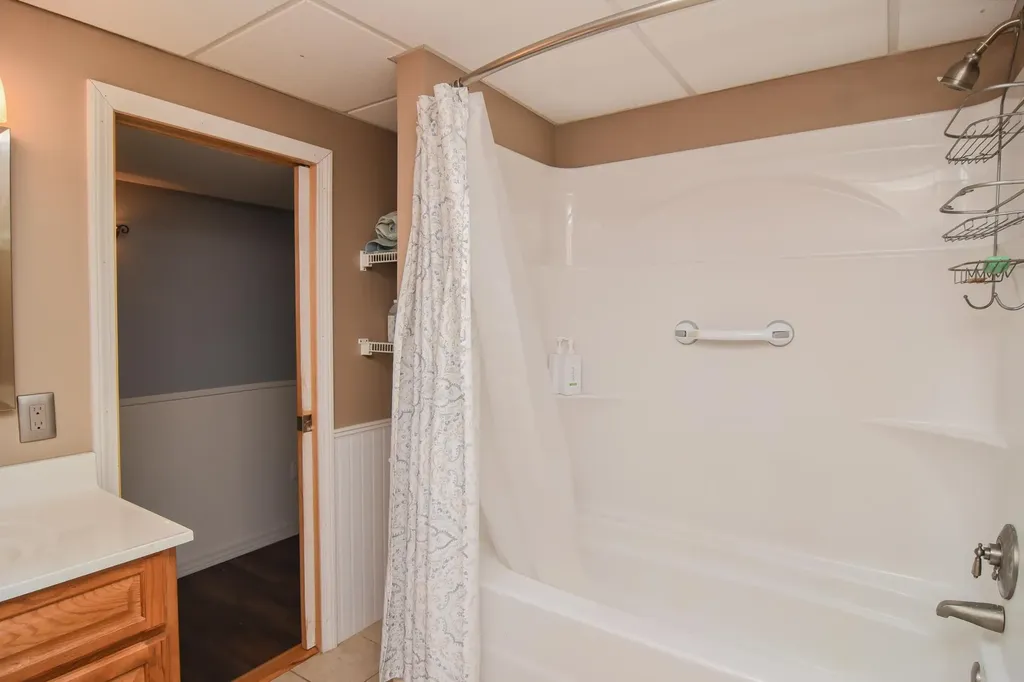 22 Sargent Road Brookline NH 03033