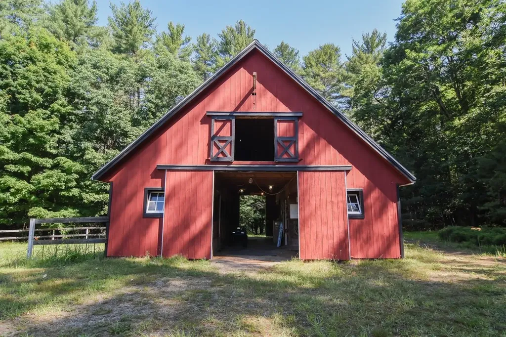 22 Sargent Road Brookline NH 03033