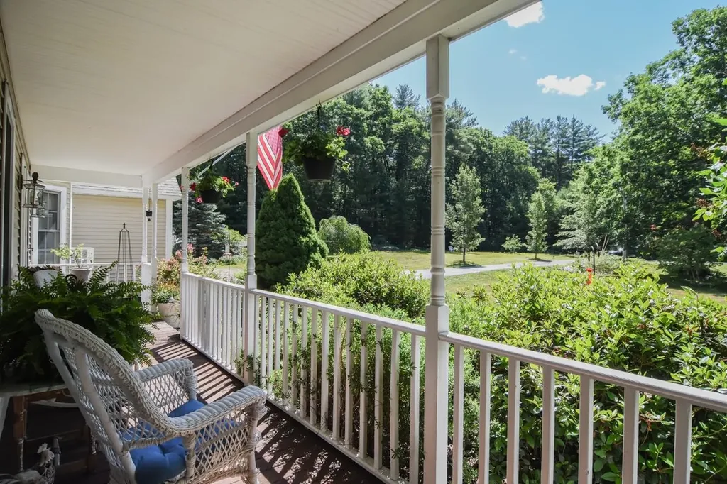 22 Sargent Road Brookline NH 03033
