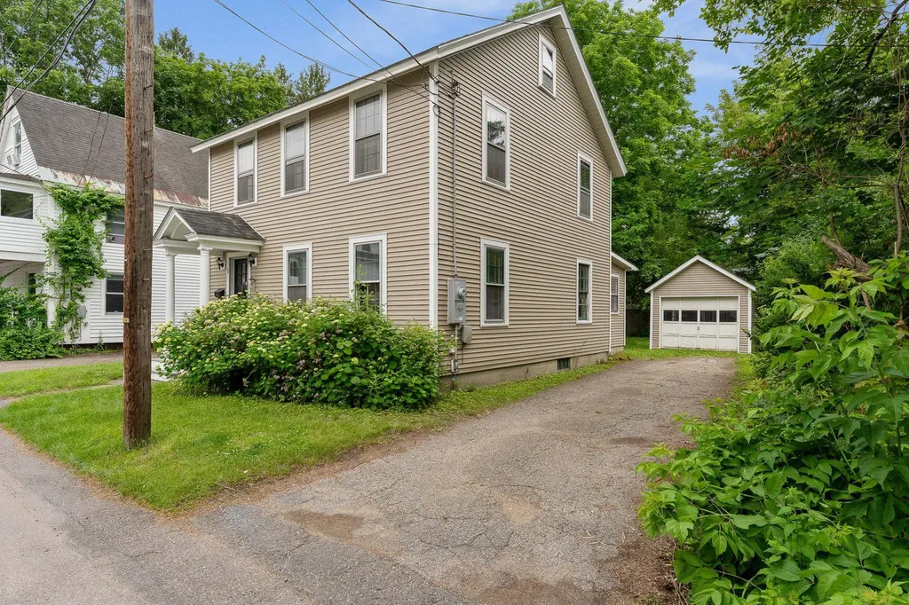 39 Latham Court Burlington VT 05401