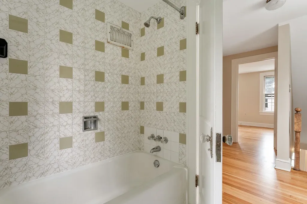 39 Latham Court Burlington VT 05401
