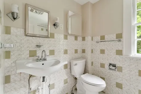 39 Latham Court Burlington VT 05401