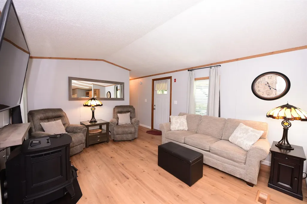124 Goldfinch Lane Conway NH 03813