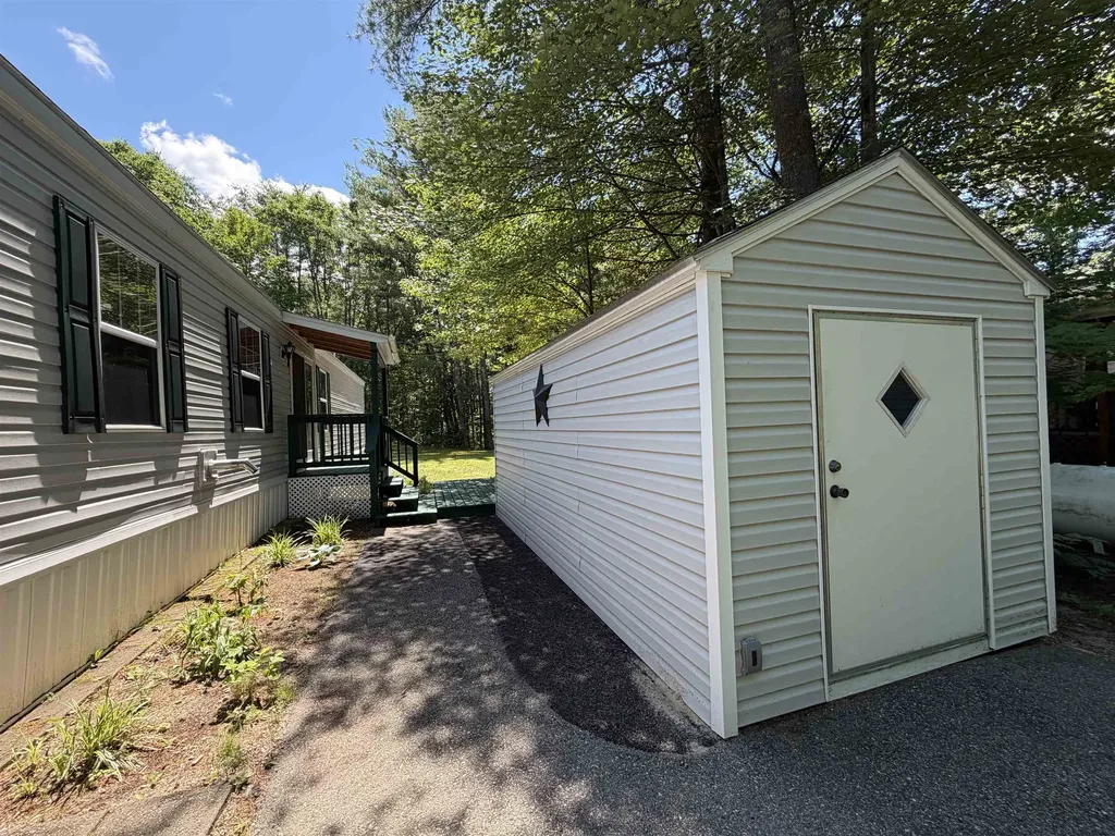 124 Goldfinch Lane Conway NH 03813