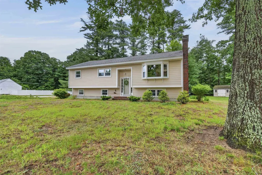 4 Rock Pond Road Windham NH 03087