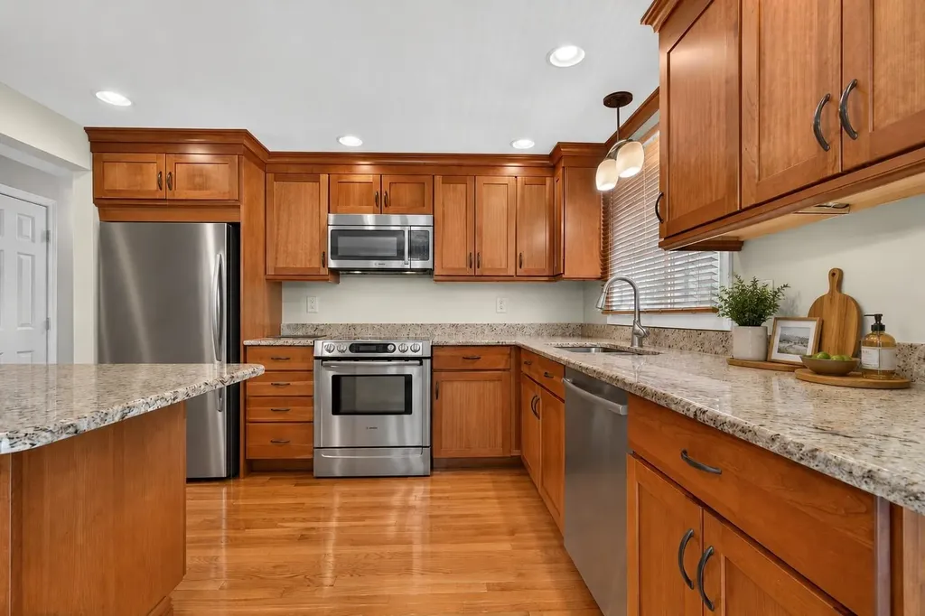 4 Rock Pond Road Windham NH 03087