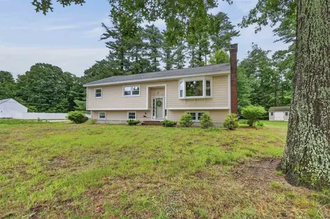 4 Rock Pond Road Windham NH 03087