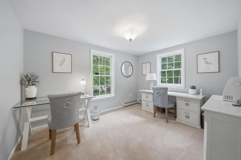 22 Hazelnut Lane Londonderry NH 03053