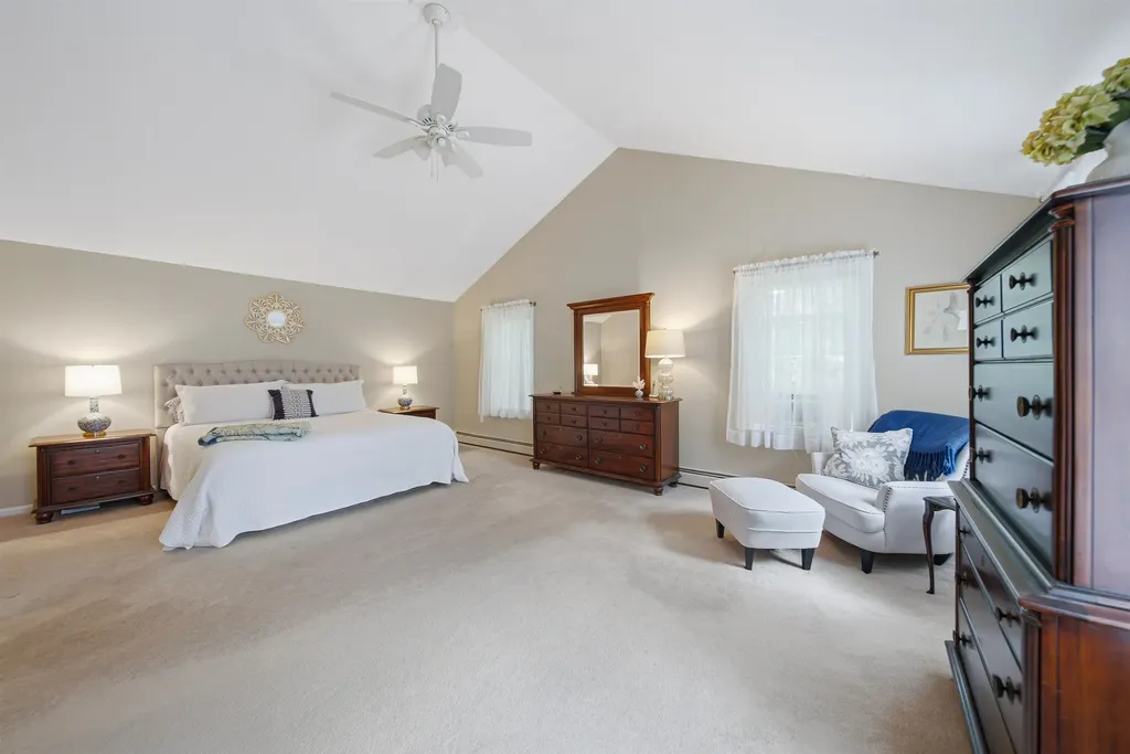 22 Hazelnut Lane Londonderry NH 03053