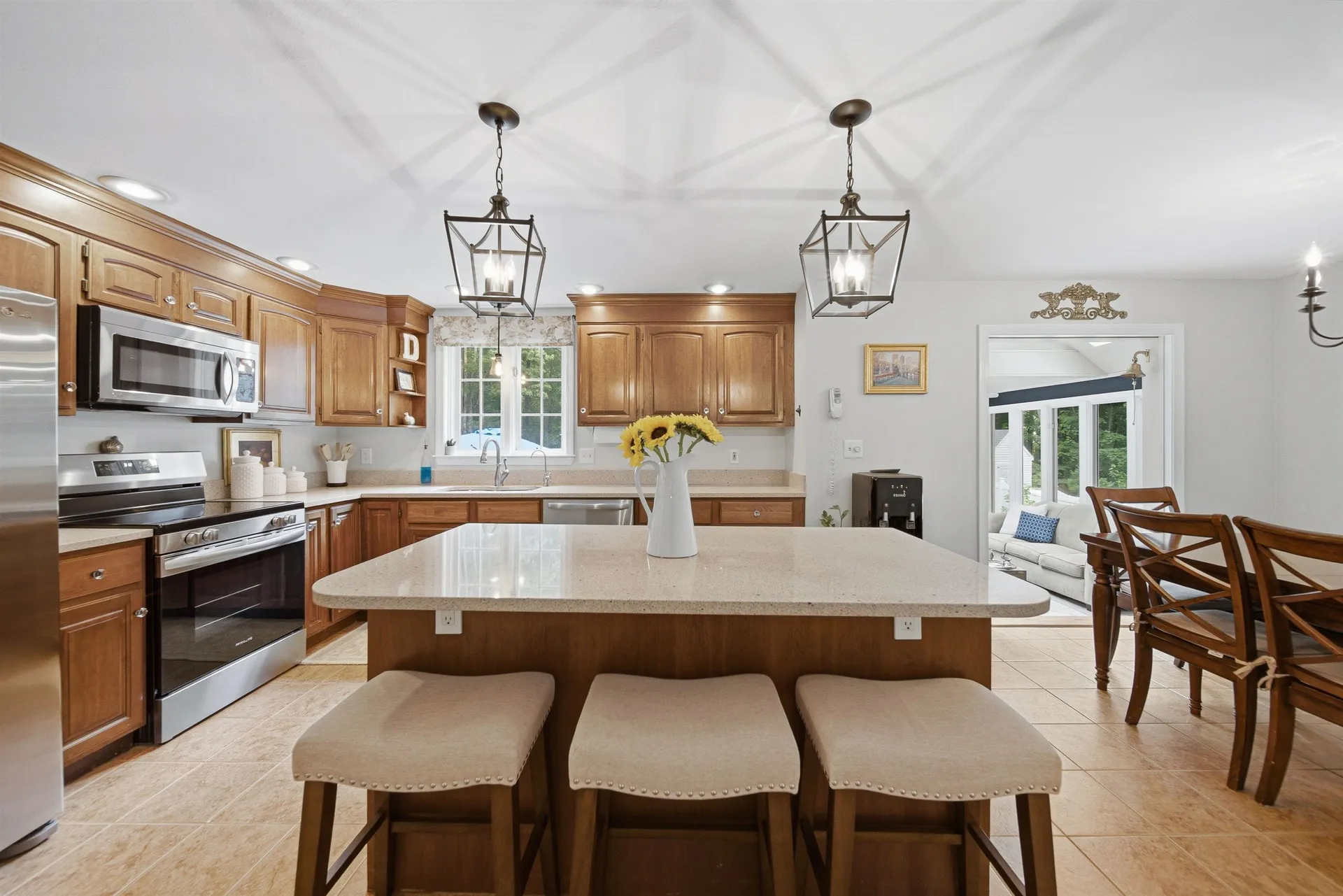 22 Hazelnut Lane Londonderry NH 03053
