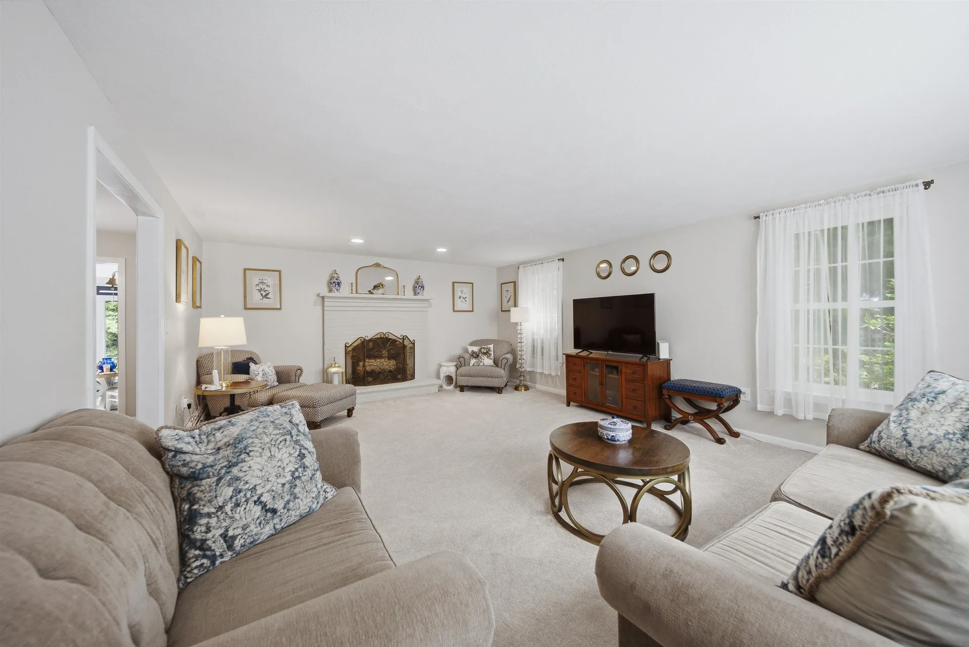 22 Hazelnut Lane Londonderry NH 03053