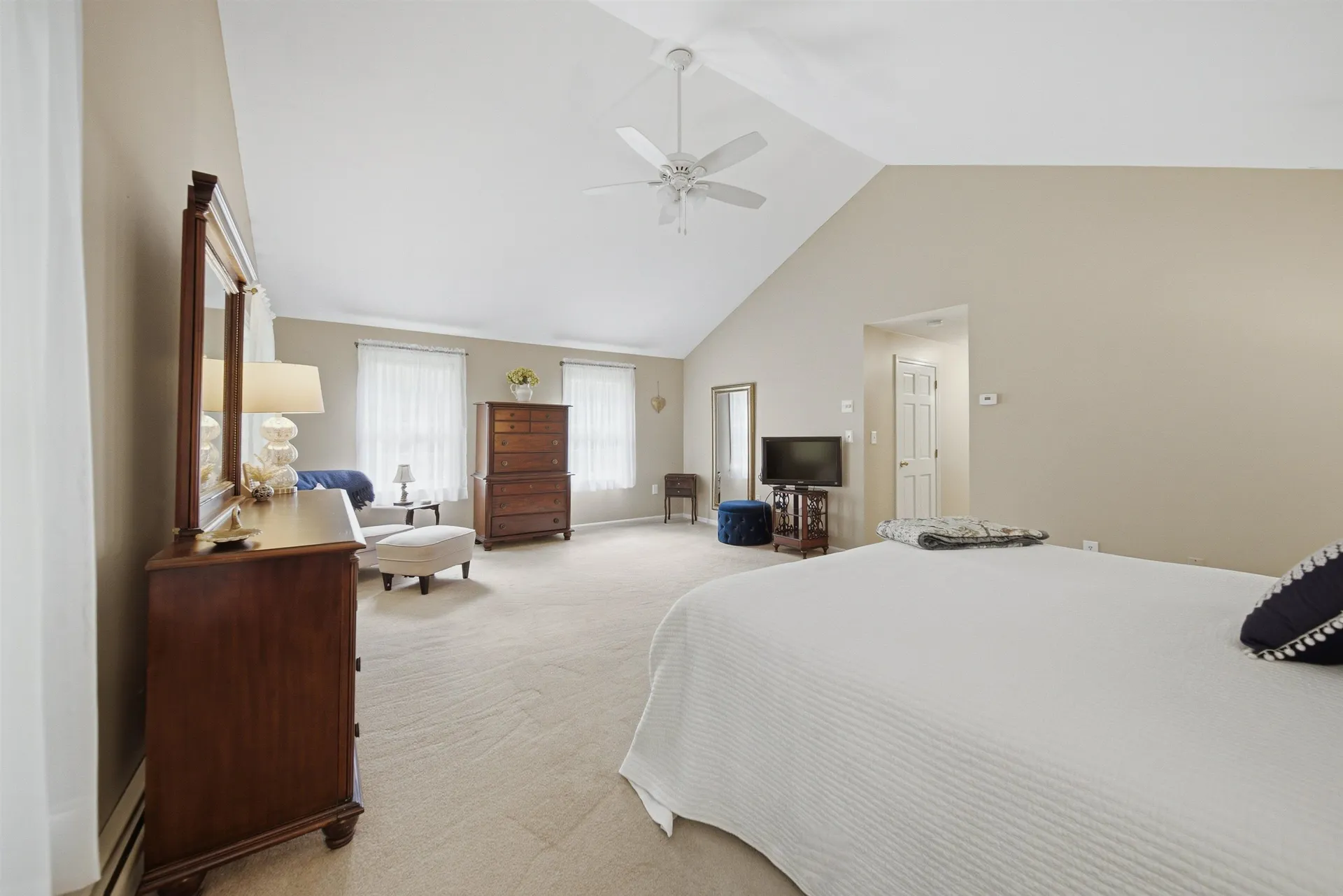22 Hazelnut Lane Londonderry NH 03053