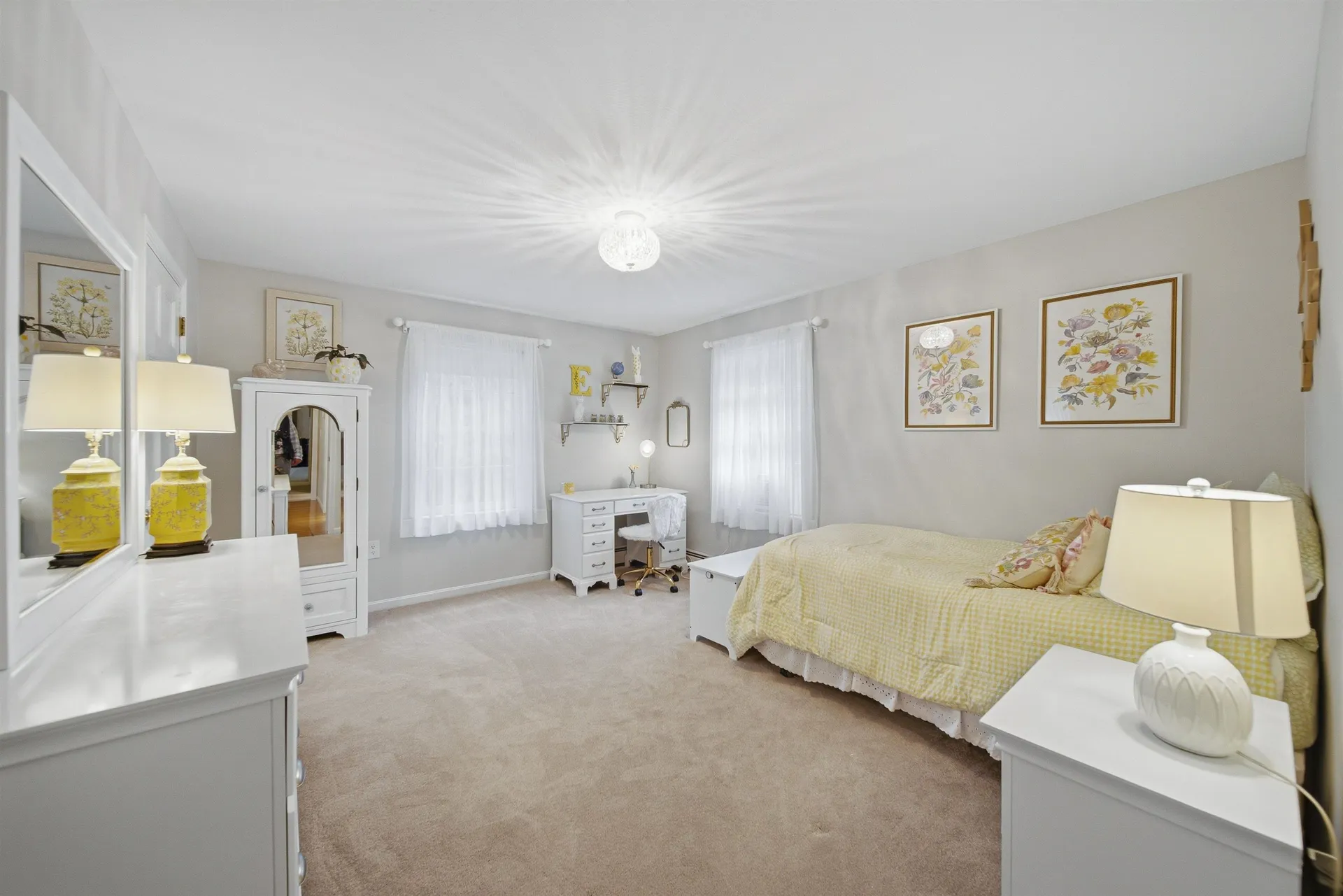 22 Hazelnut Lane Londonderry NH 03053