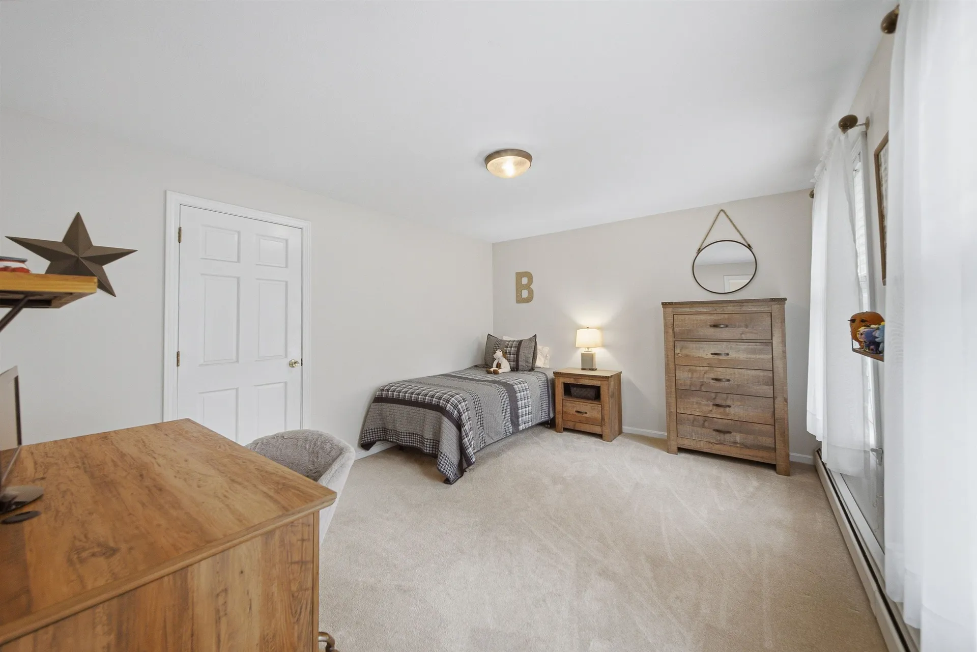22 Hazelnut Lane Londonderry NH 03053