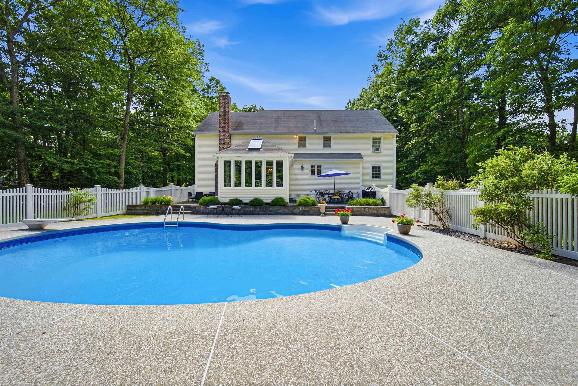 22 Hazelnut Lane Londonderry NH 03053
