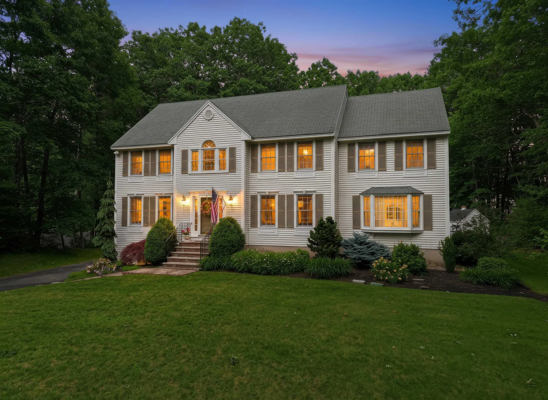 22 Hazelnut Lane Londonderry NH 03053