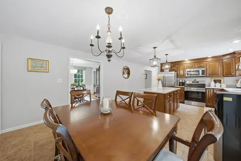 22 Hazelnut Lane Londonderry NH 03053