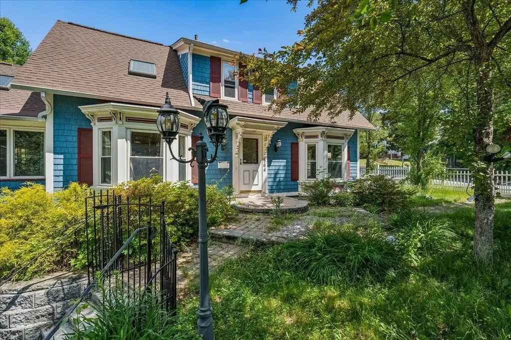 564 River Road Manchester NH 03104