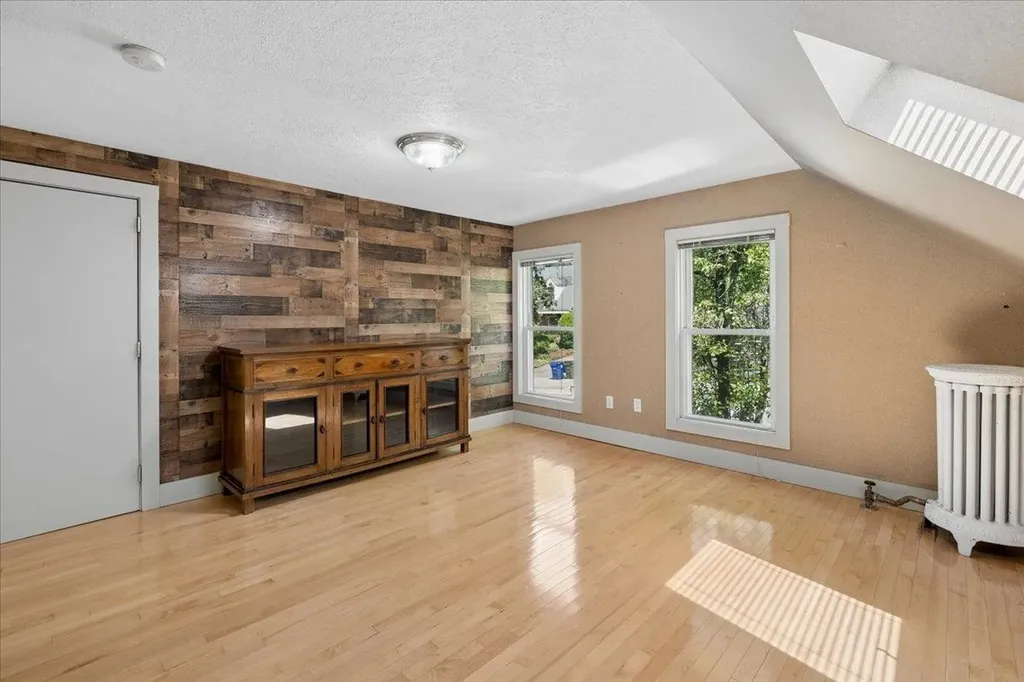 564 River Road Manchester NH 03104