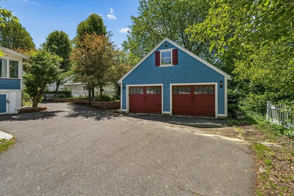564 River Road Manchester NH 03104