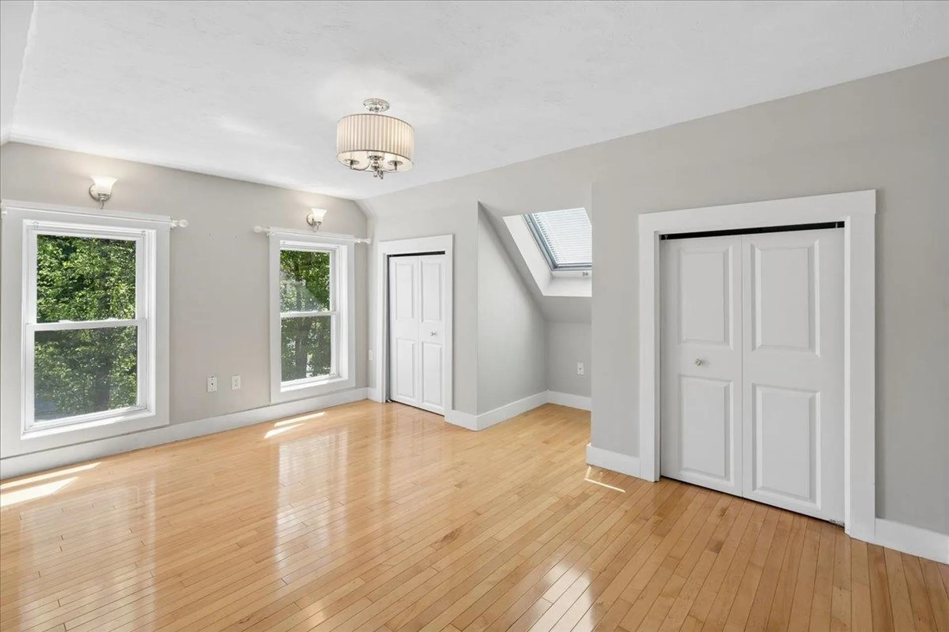 564 River Road Manchester NH 03104