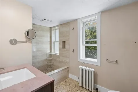 564 River Road Manchester NH 03104
