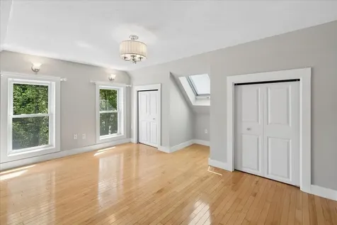 564 River Road Manchester NH 03104