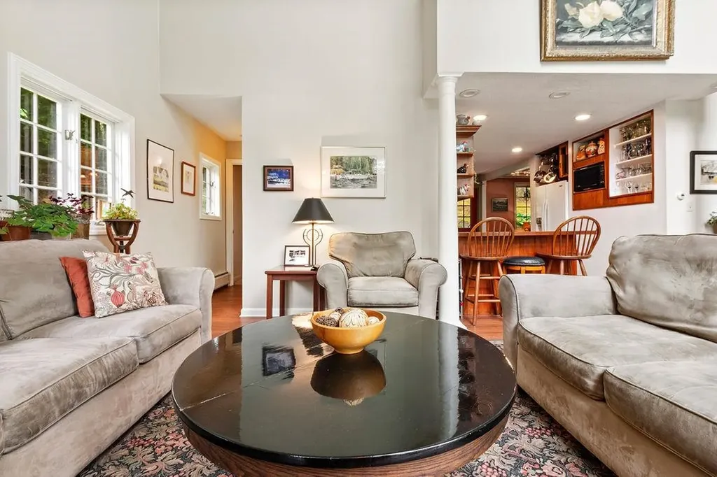 28 Chase Street Sunapee NH 03782