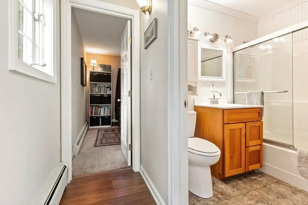 28 Chase Street Sunapee NH 03782