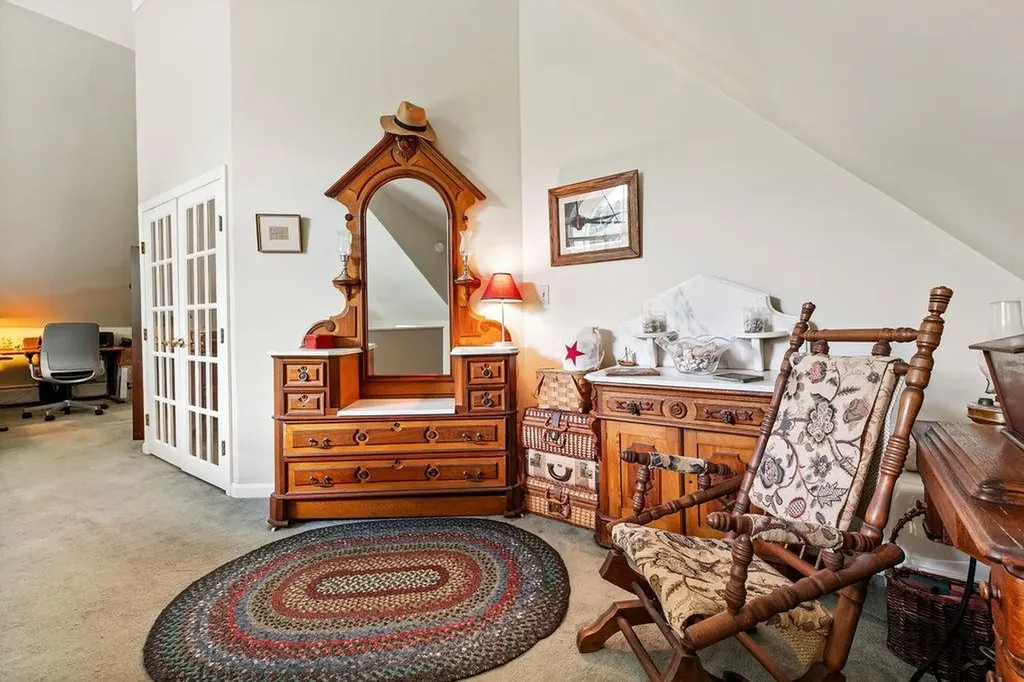 28 Chase Street Sunapee NH 03782