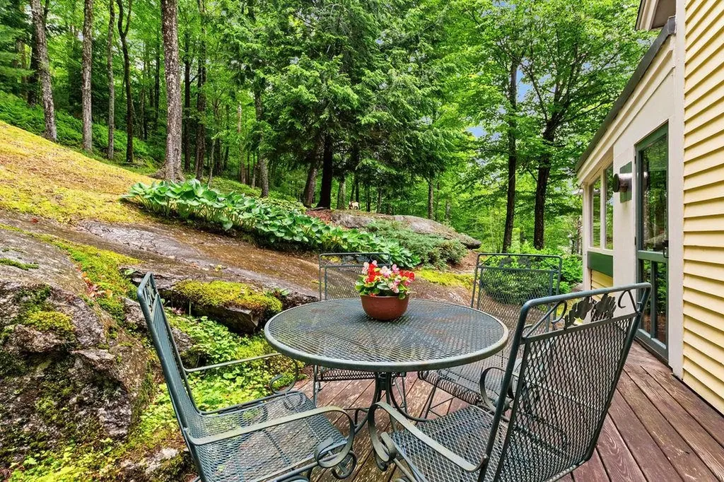 28 Chase Street Sunapee NH 03782