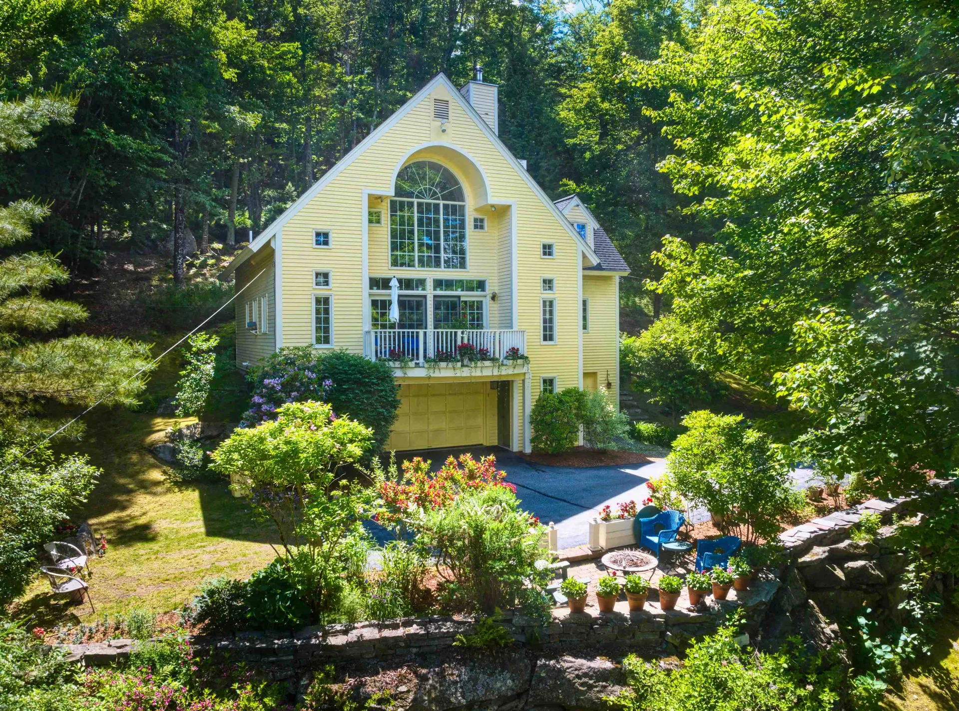 28 Chase Street Sunapee NH 03782