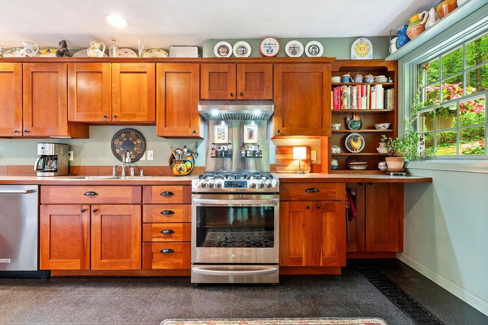 28 Chase Street Sunapee NH 03782
