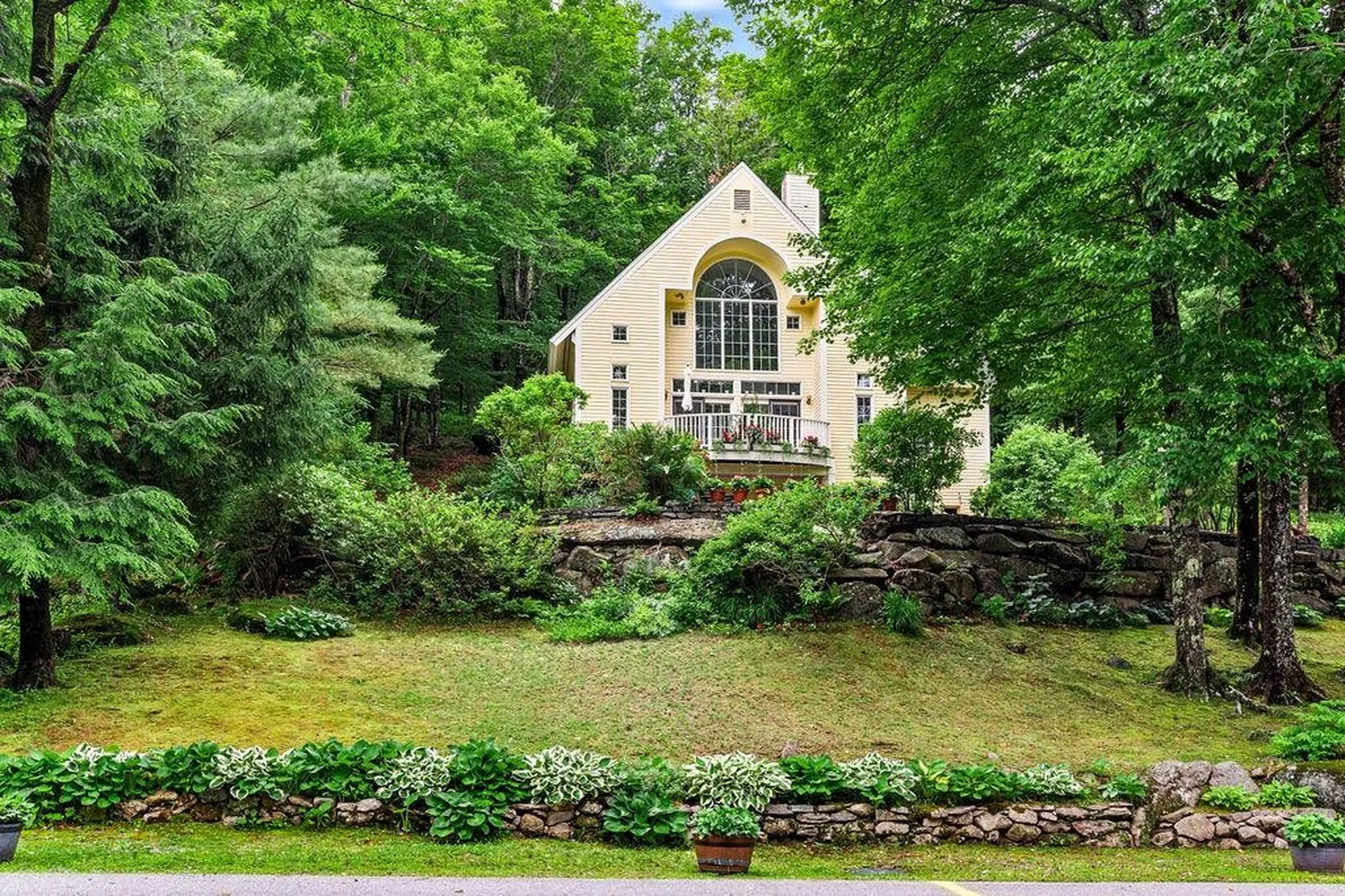 28 Chase Street Sunapee NH 03782