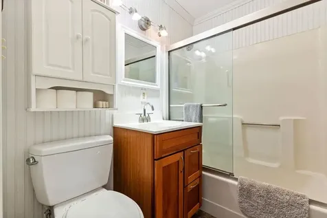 28 Chase Street Sunapee NH 03782