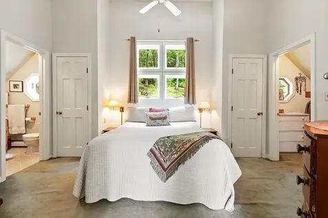28 Chase Street Sunapee NH 03782