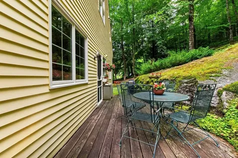 28 Chase Street Sunapee NH 03782