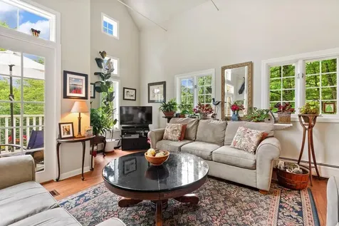 28 Chase Street Sunapee NH 03782