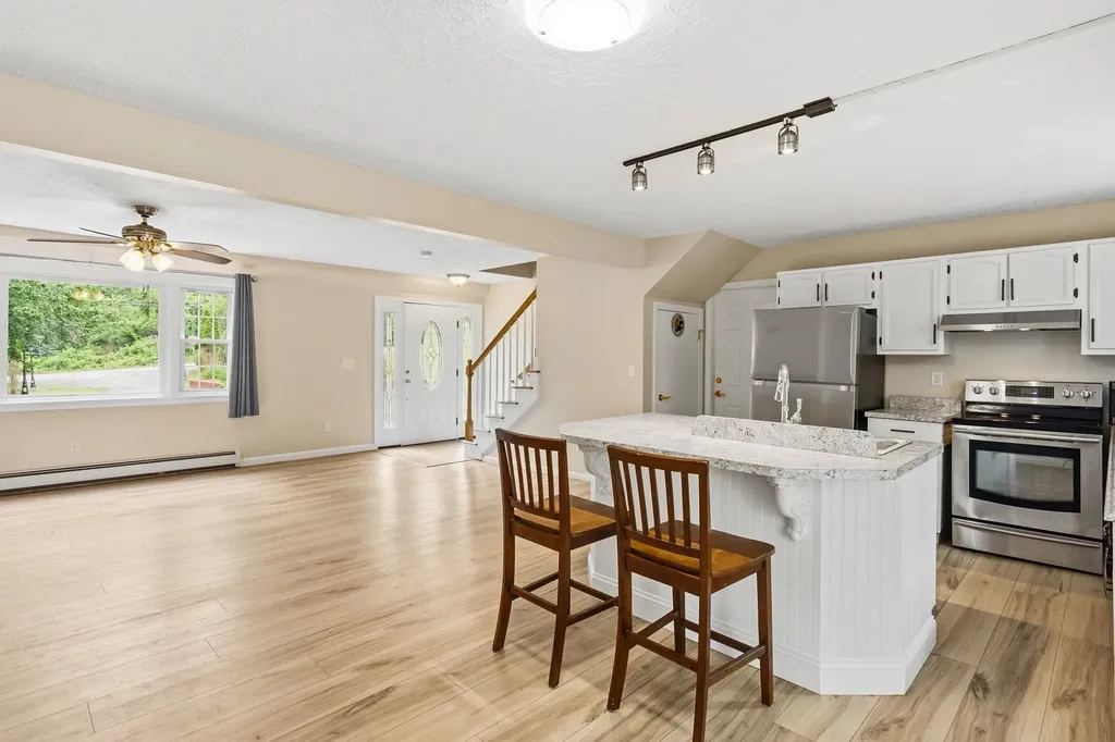 5 Johns Drive Hooksett NH 03106