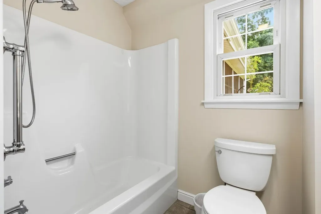 5 Johns Drive Hooksett NH 03106